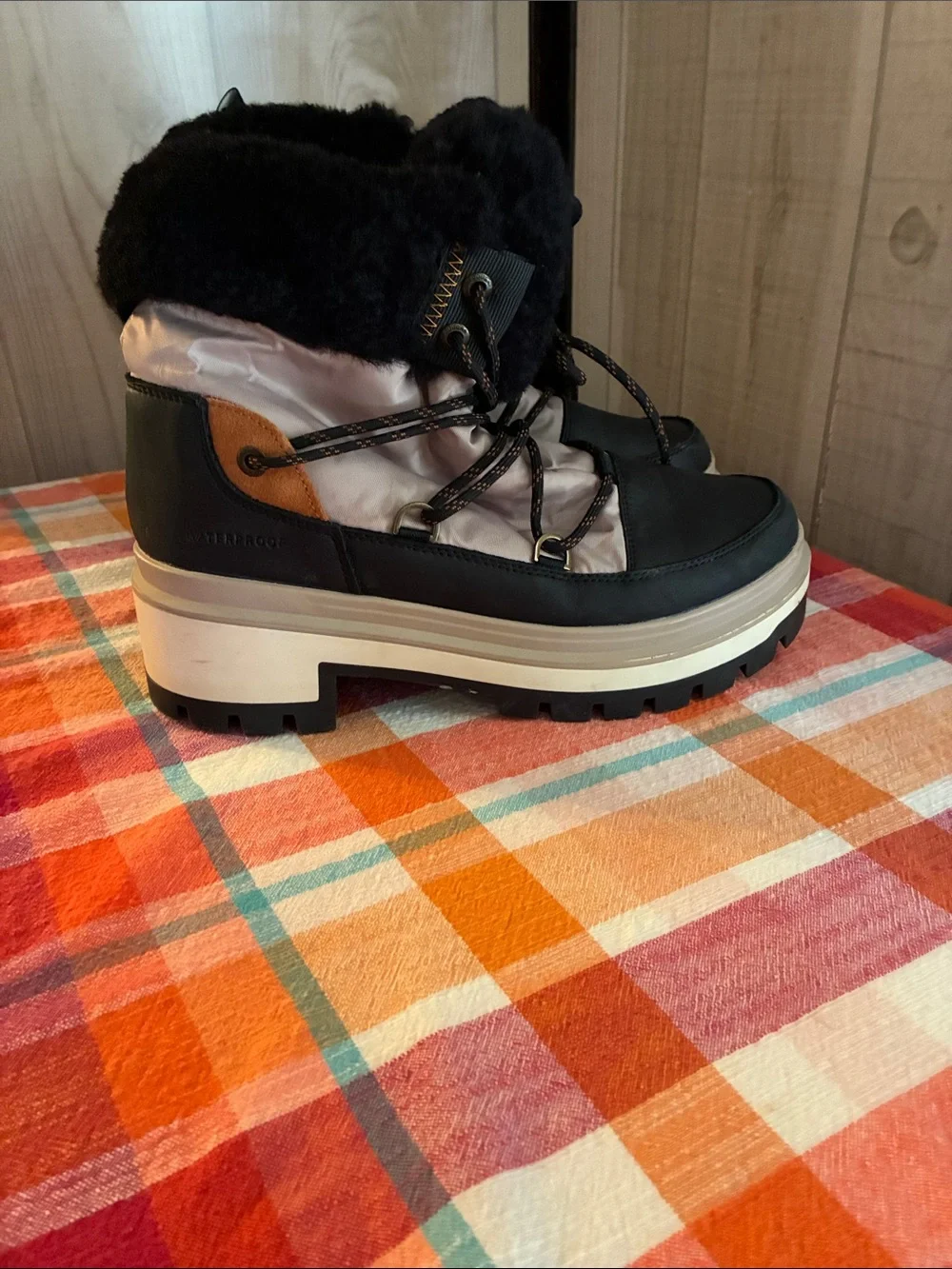 Cougar Black, Tan and Cream Women's Winter Lace-Up Boots